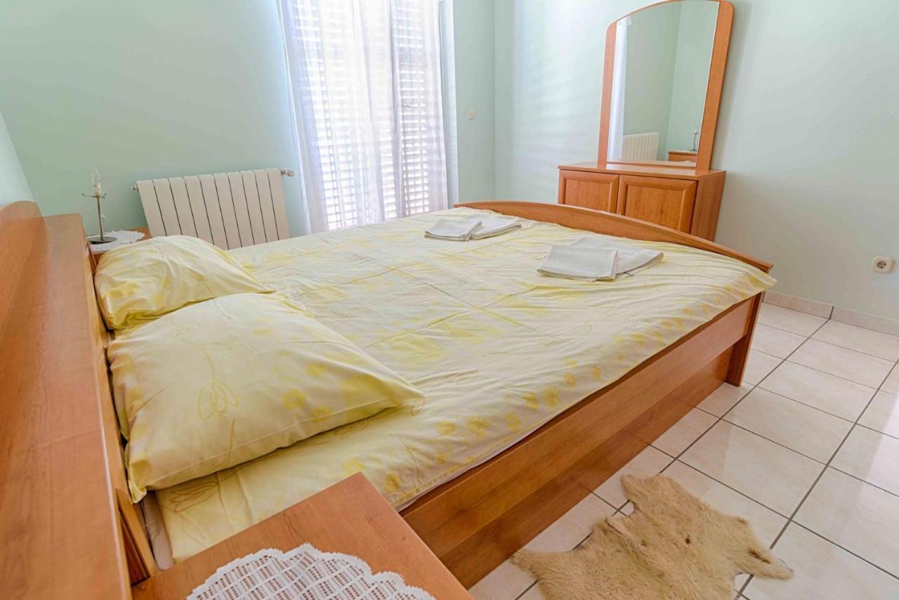 Appartement Ariela At The Beach à Stara Novalja Extérieur photo