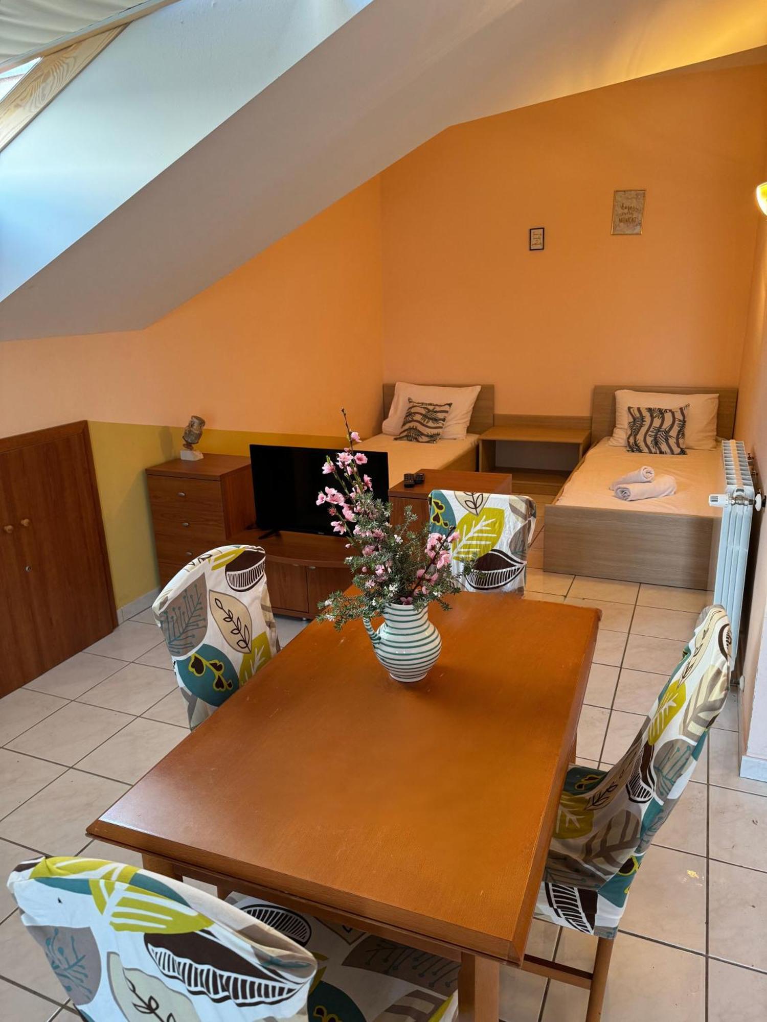 Appartement Ariela At The Beach à Stara Novalja Extérieur photo